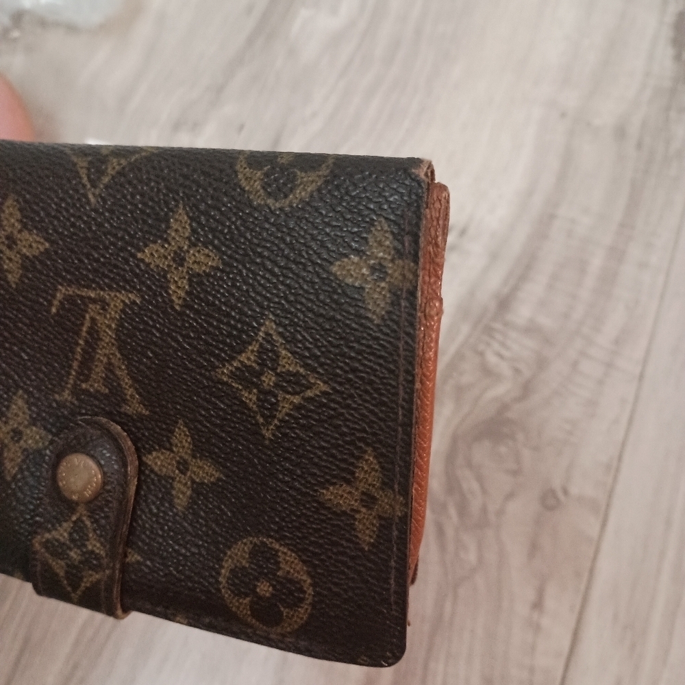 Louis Vuitton Monogram French Kisslock Wallet - Picture 5 of 12